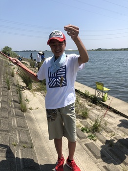 大きいハゼが釣れました(^^)/